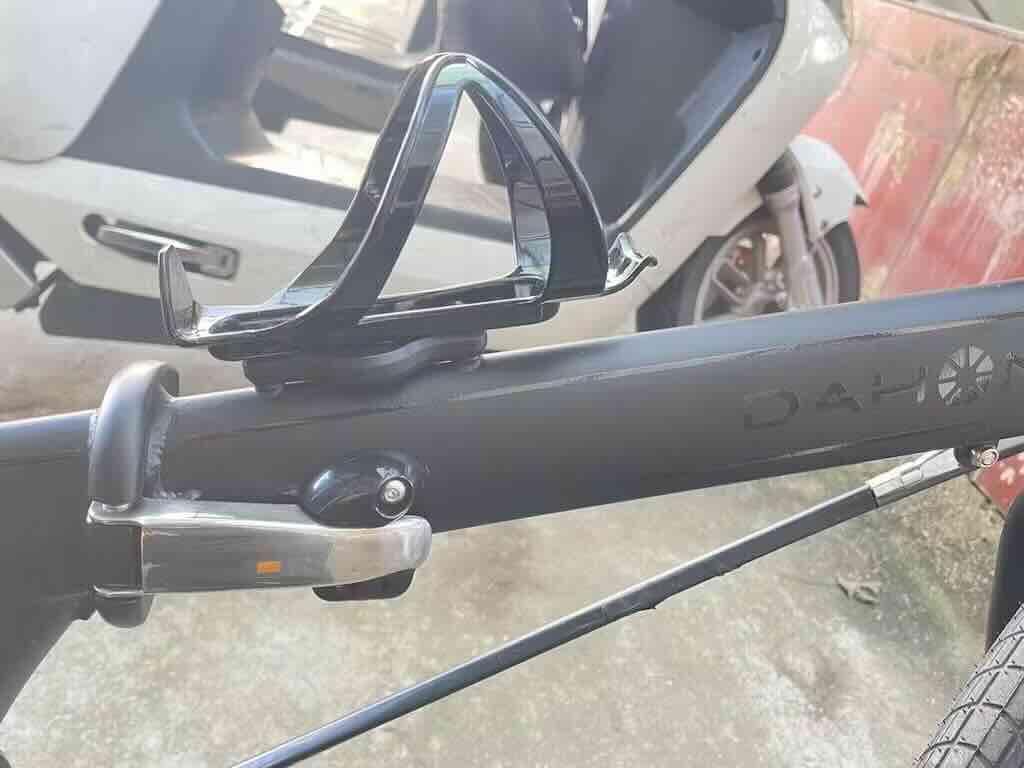 waterproof airtag bicycle mount