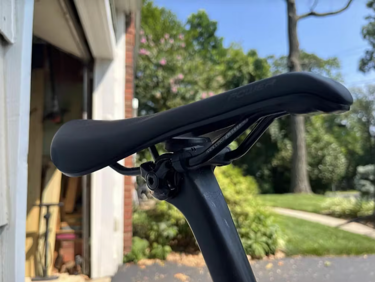 bicycle seat apple airtag tracker case