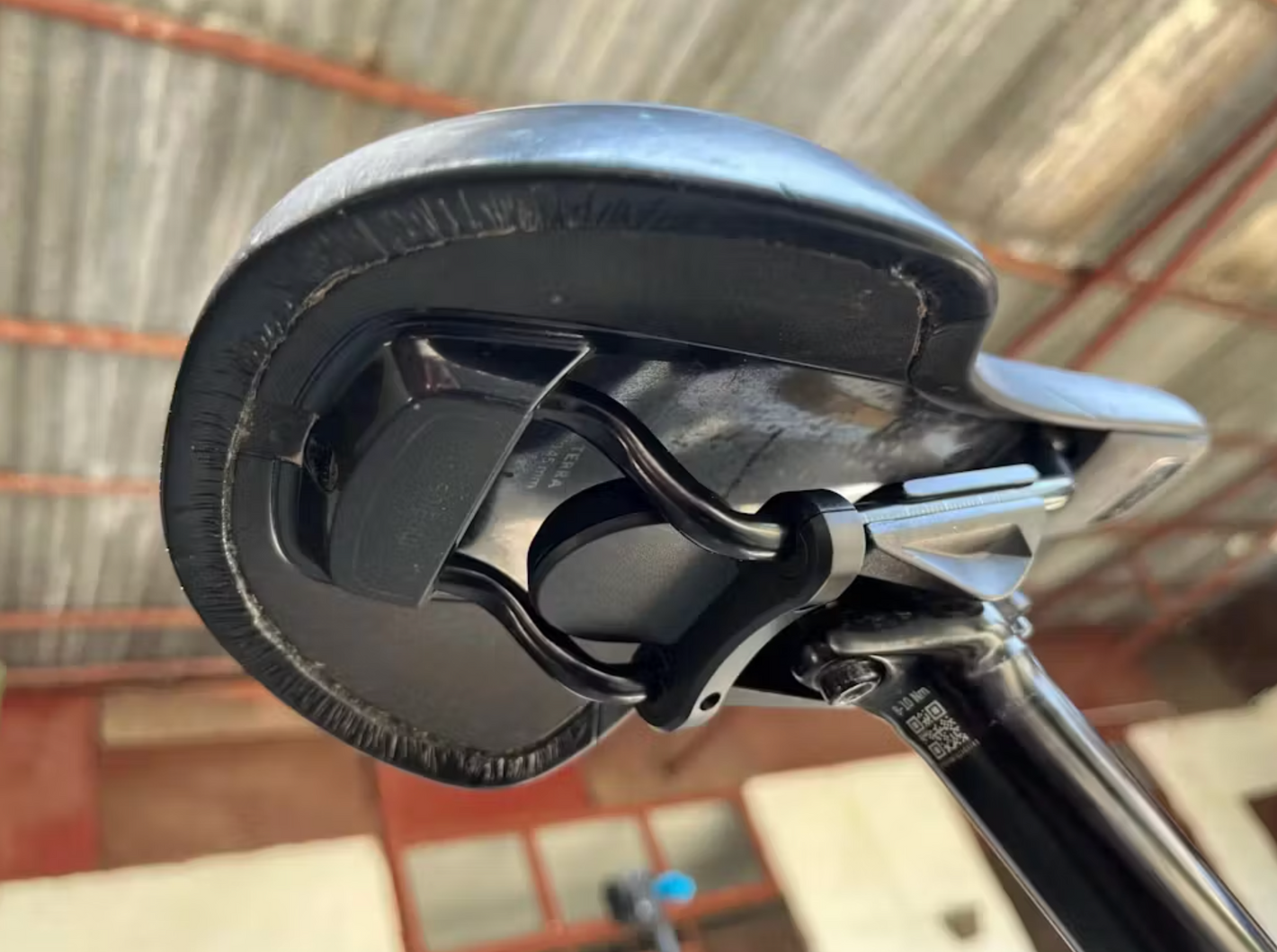 apple airtag case for bicycle